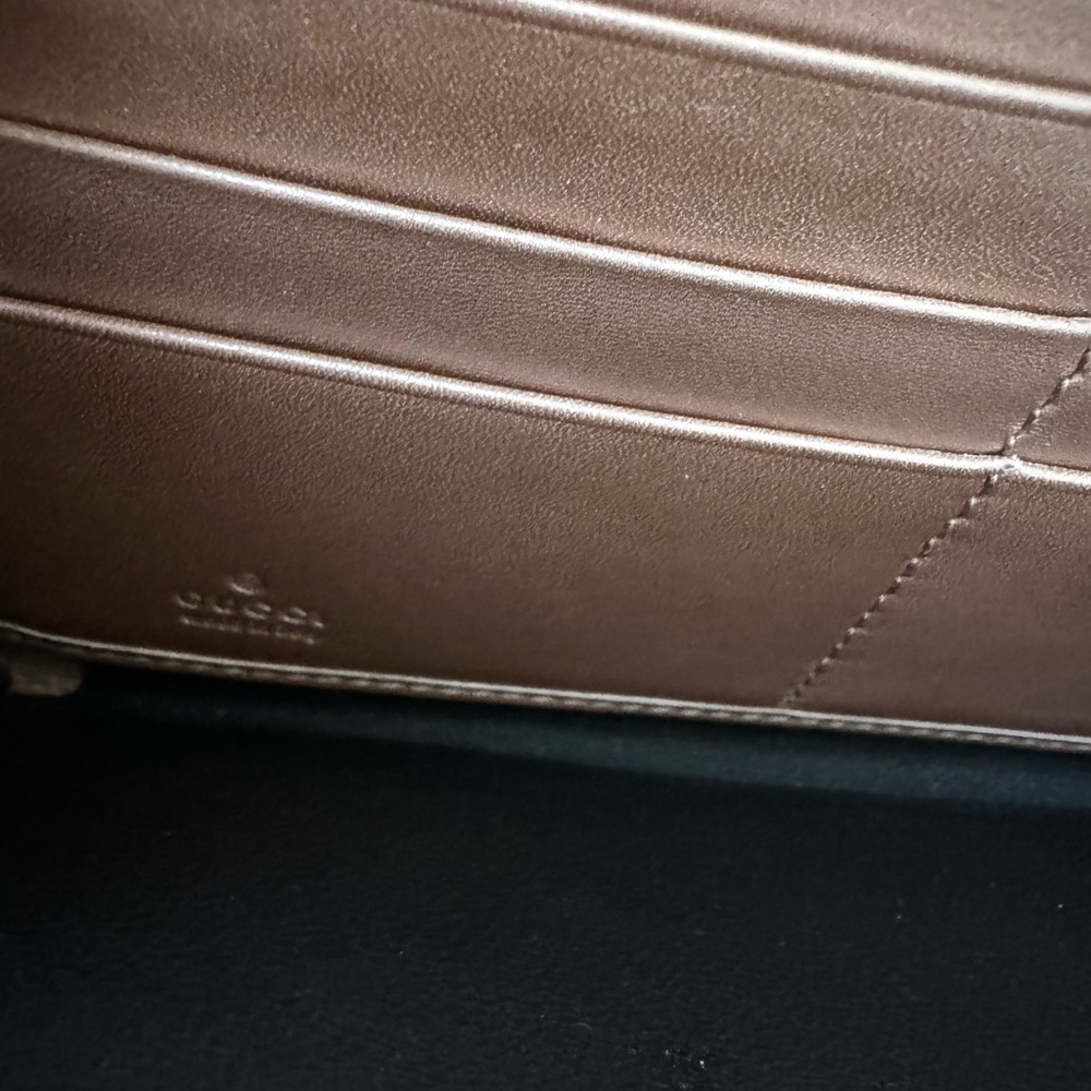 -🔥🔥Gucci wallet EUC, with dust bag
Original shopping bag , box and ribbon - Picture 6 of 13